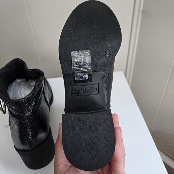 H&M Black Ankle Boots with Silver Zipper -Size 5.5 - Picture 4 of 6